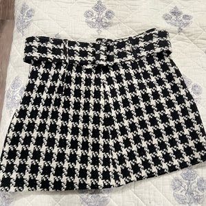 Beautiful ZARA checked belted skirt